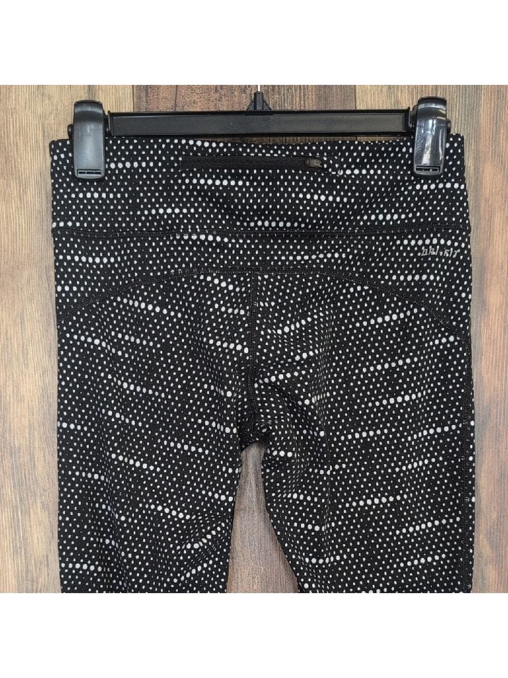 Nike Black and White Patterned Crop Yoga Leggings S                  M205